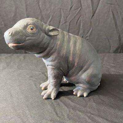 LOT#20MB1: Lenox Pigmy Hippo