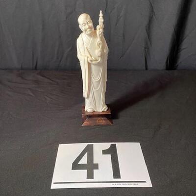 LOT#41LR: Ivory Figure of a Wise Man