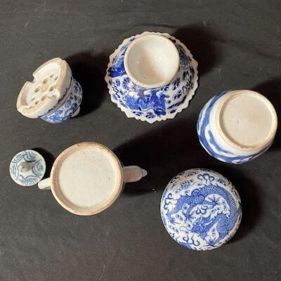 LOT#83LR: Assorted Asian Blue Underglaze Lot