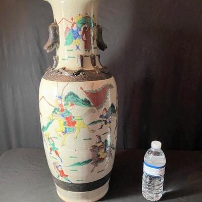 LOT#91LR: 19th Century Chinese Vase w/ Warrior Motif