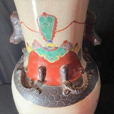 LOT#91LR: 19th Century Chinese Vase w/ Warrior Motif