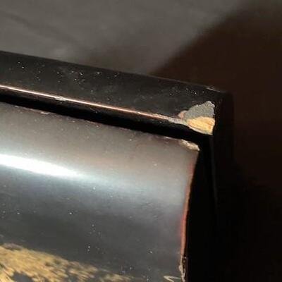 LOT#133LR: Pair of Japanese Lacquered Bookends