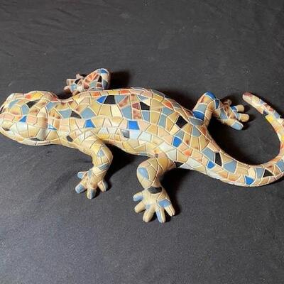 LOT#136LR: Wall Hanging Mosaic Lizard