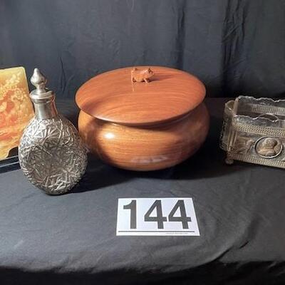 LOT#144LR: Assorted DÃ©cor Lot #3