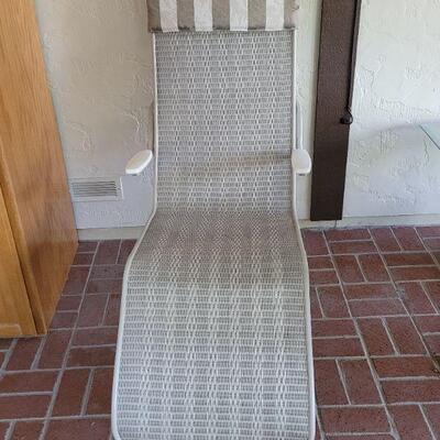 Lot 188: Lounge Chair Bouncer 