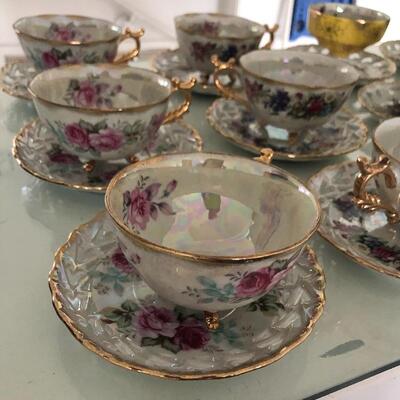 12 Colorful Vintage Unmarked Teacups and Saucers YD#022-0141