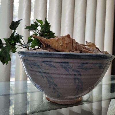 Lot 194: Ceramic Bowl Fountain with Shells (untested) 