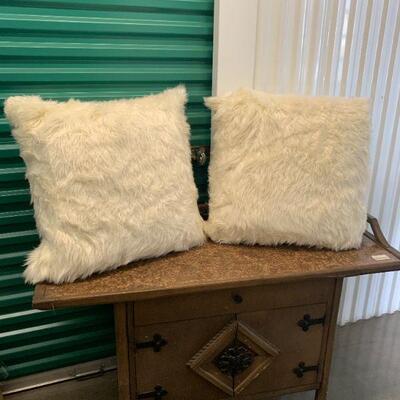  Super Soft, White Fur Pillows 24x24in (set of 2)