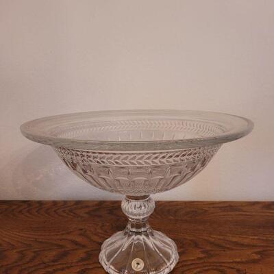 Lot 224: BOMBAY Crystal Pedestal Bowl