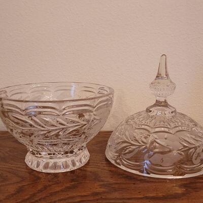 Lot 228: BOMBAY Crystal Candy Dish
