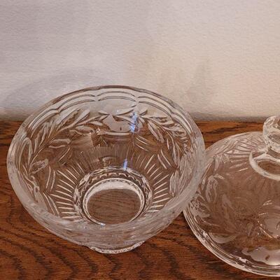 Lot 228: BOMBAY Crystal Candy Dish