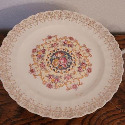 Lot 229: Covered Serving Dish