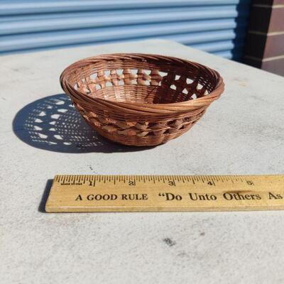 Small weived basket