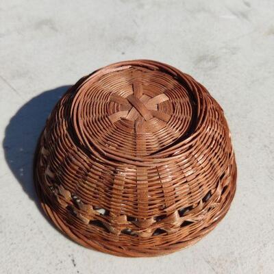 Small weived basket