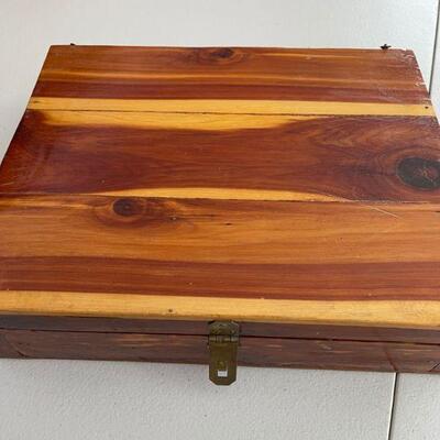 Mystery lot in wooden cedar box 