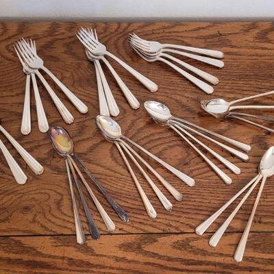 Lot 241: International Silver Co. Plated Forks and Teaspoons