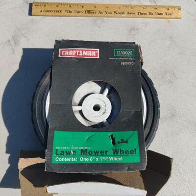 Lawnmower wheel