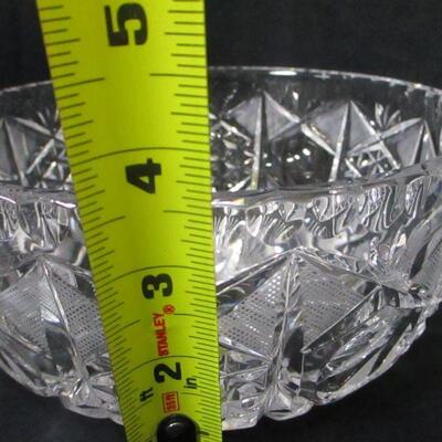 Lot 34 - Clear Crystal Serving Bowl