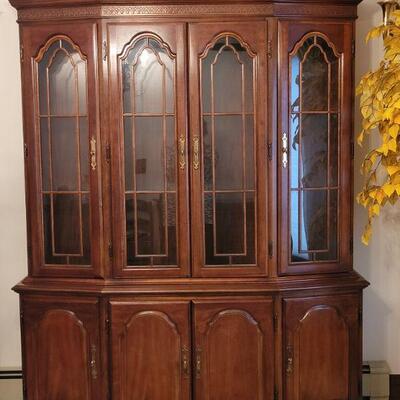 Lot 248: Bernhardt Cherry China Cabinet (63" Ã— 77.5")