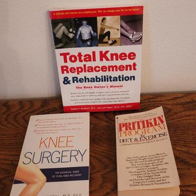 Lot 256: Knee Replacement Book lot