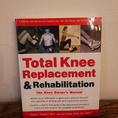Lot 256: Knee Replacement Book lot
