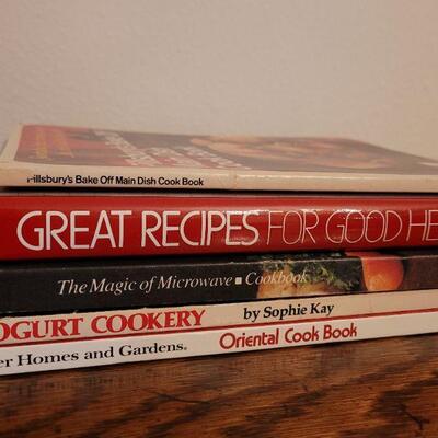 Lot 262: Cook Book Lot