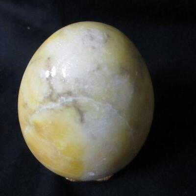 Lot 39 - Vintage Marble Egg with Stand