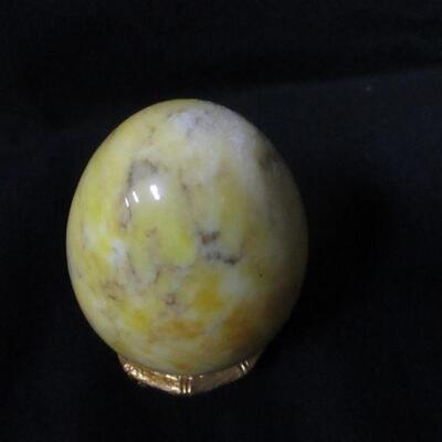 Lot 39 - Vintage Marble Egg with Stand