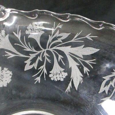 Lot 40 - Clear Crystal Etched Glass Bowl