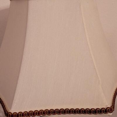 Lot 282: BOMBAY Lamp