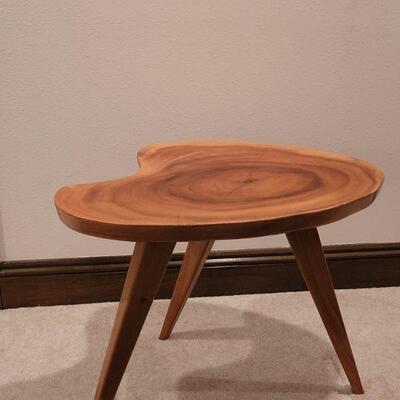 Lot 291: Mid Century Modern Planed Wood Side Table (25" Ã— 20.5")