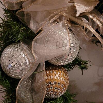 Lot 293: Christmas Wreath 