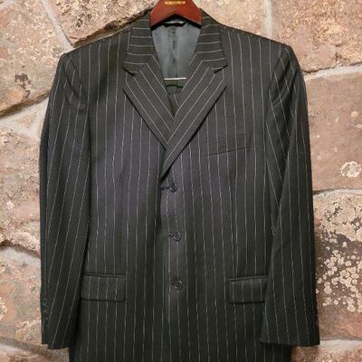 Lot 296: Italian Zenieri Mens Black with White Pen stripes Suit Size 42/36