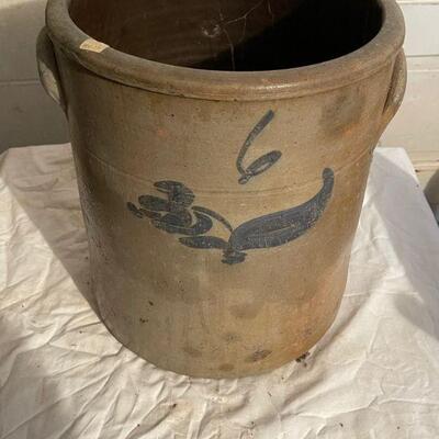 Antique stoneware 6 gallon crock / cobalt floral design