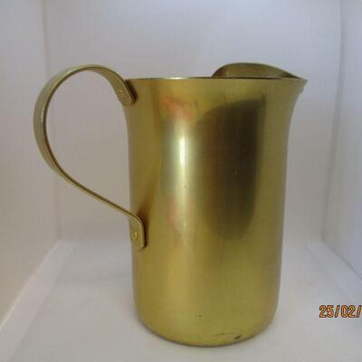 Lot 4 - Aluminum Water Pitcher w/Ice Lip