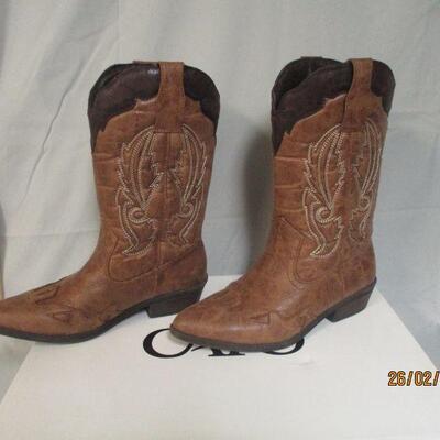 Lot 28 - Cato Western Style Boots