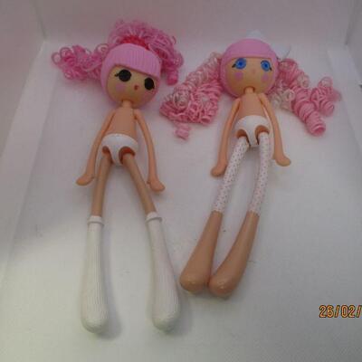 Lot 30 - (4) Female Dolls, 2 Lalaloopsy, 1 Moxie Girlz GOOGLE ALERT