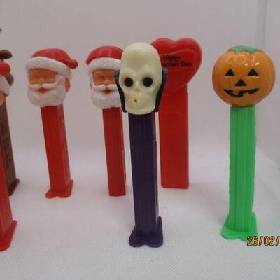 Lot 34 - (7) Pez Dispensers