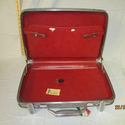 Lot 37 - American Tourister Tiara Briefcase