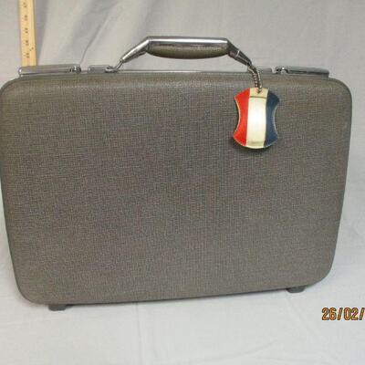 Lot 37 - American Tourister Tiara Briefcase