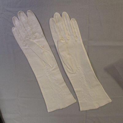 Lot 39 - Ladies Leather Gloves