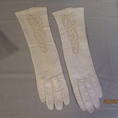 Lot 39 - Ladies Leather Gloves