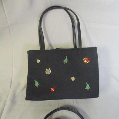 Lot 45 - Tianni Christmas Purse