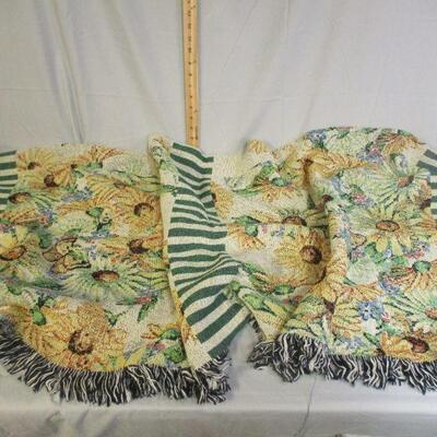 Lot 56 - Cotton Sunflower Tapestry Blanket