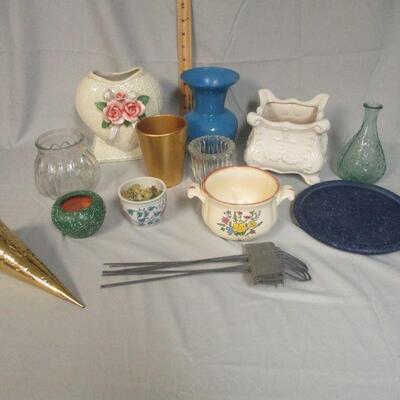 Lot 66 - Collection of Vases and Planters LOCAL PICK UP ONLY