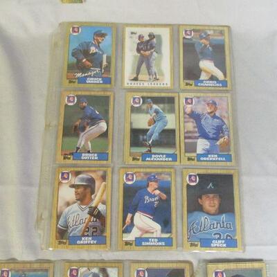 Lot 81 - 1987 Topps Baseball Cards - Atlanta Braves