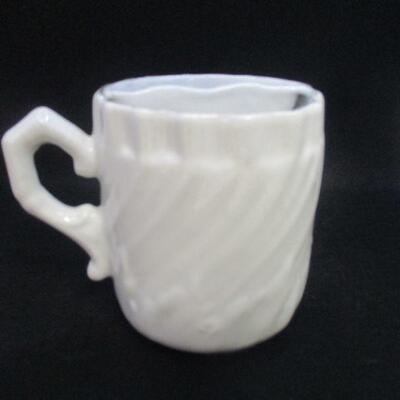 Lot 75 - Victorian Style Floral Shaving Mug