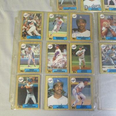 Lot 84 - 1987 Topps Baseball Cards Los Angeles Dodgers