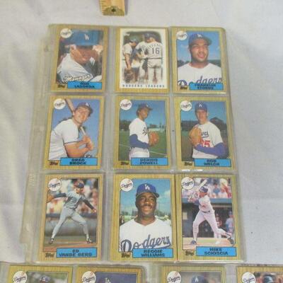 Lot 84 - 1987 Topps Baseball Cards Los Angeles Dodgers