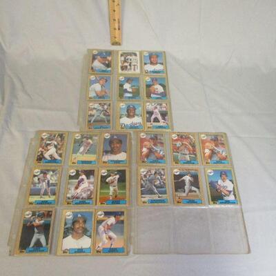 Lot 84 - 1987 Topps Baseball Cards Los Angeles Dodgers